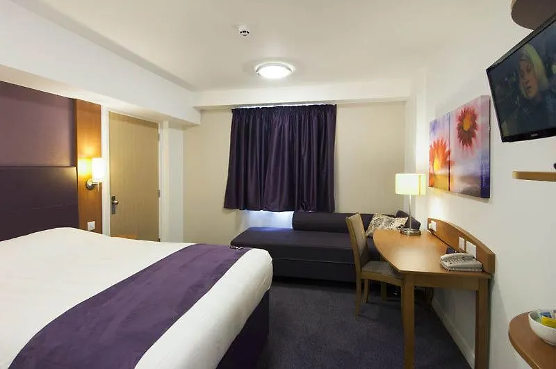 Premier Inn Bristol South 3*,